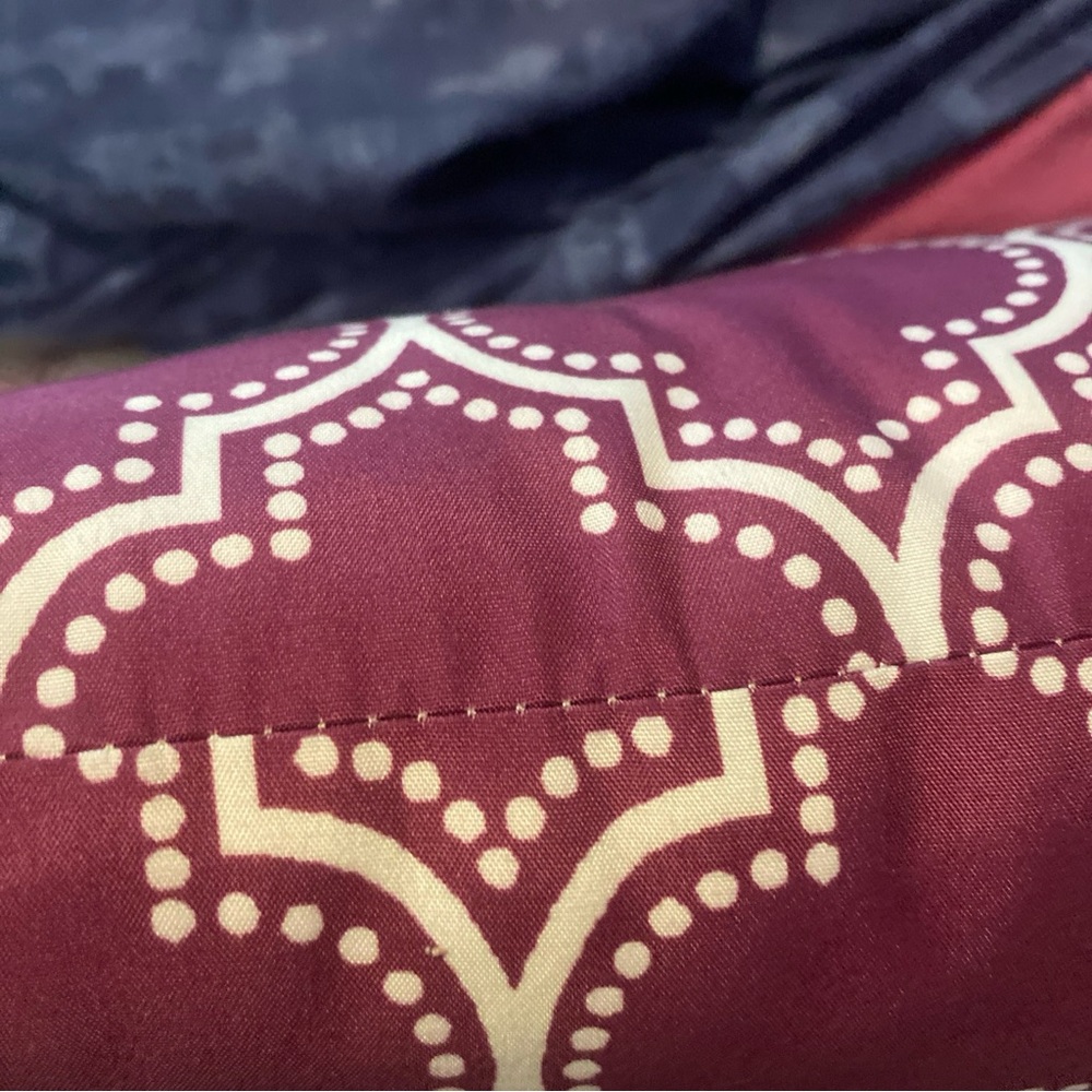 🩷5/$10🩷 Decor pillow - Picture 5 of 6